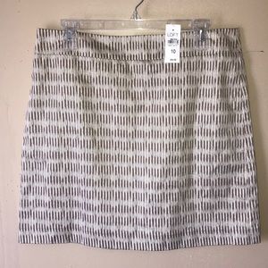 SALE❤️ NWT Loft lined mini skirt size 10